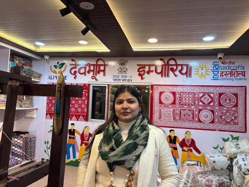 Handloom and Aipan art on display