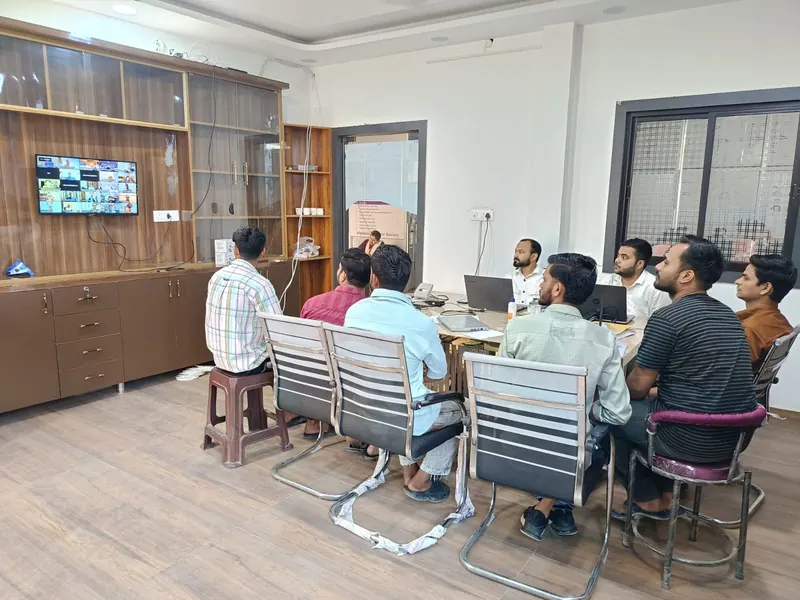 Trainees and staff watch the Hon'ble Prime Minister's address